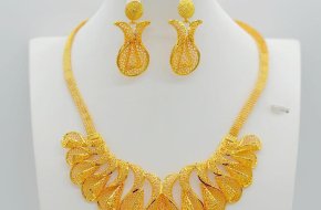 Buy Quality Golden Earrings Set